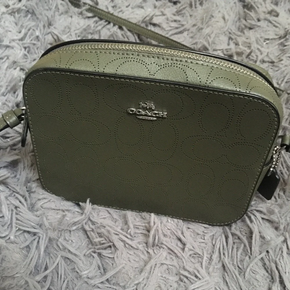 Coach purse green - Picture 1 of 2